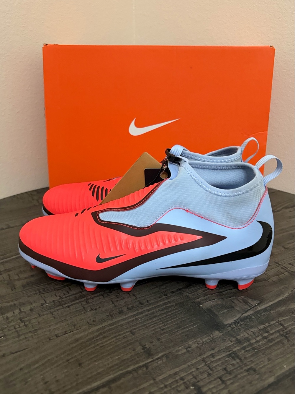 🚨BRAND NEW Nike Kids Soccer Cleats🚨